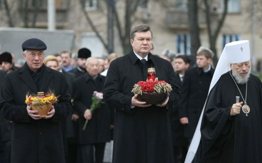 Президент Віктор Янукович і прем&rsquo;єр-міністр Микола Азаров взяли участь у поминальній молитві / © President.gov.ua