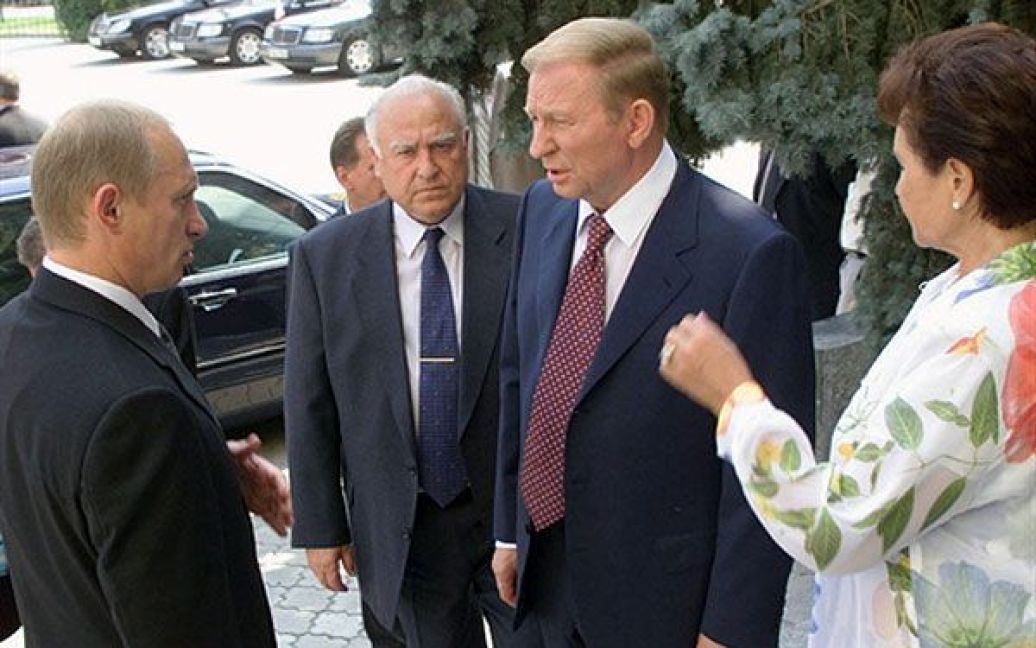 Віктор Черномирдін, Володимир Путін, Леонід Кучма, Людмила Кучма. Київ, 2001 рік. / © AFP