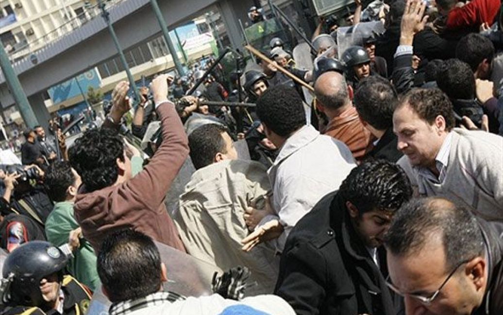 На вулицях Каїра та інших великих міст Єгипту почалися нові акції протесту проти президента країни Хосні Мурабака. / © AFP