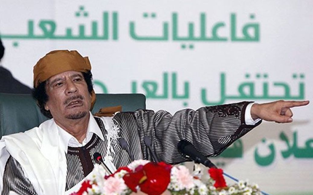Каддафі пояснив, що за кордоном ніхто не розуміє, що відбувається в Лівії, оскільки у міжнародних агентств там "немає своїх кореспондентів". / © AFP