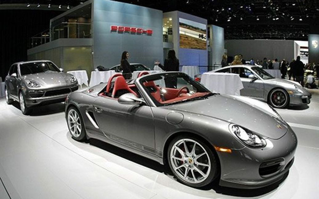 Головними стендами на салоні стали Porsche і Ford, які представили найяскравіші новинки. / © AFP