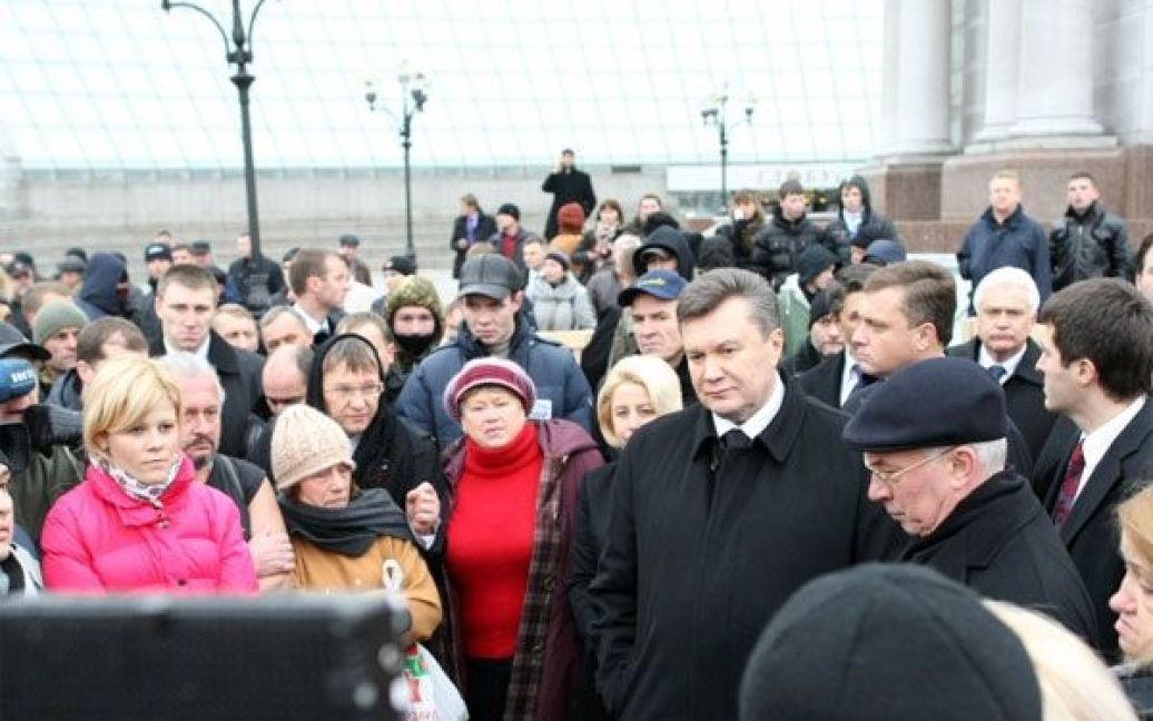 Президент Віктор Янукович і прем&#039;єр Микола Азаров зустрілися з учасниками акції протесту проти Податкового кодексу. / © President.gov.ua