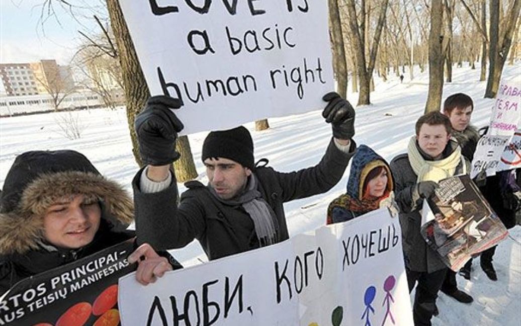 Білорусь, Мінськ. Борці за права геїв провели мітинг проти гомофобії у Мінську. Гей-активісти заявили, що ця акція стала першою законною подібною акцією в Мінську. / © AFP