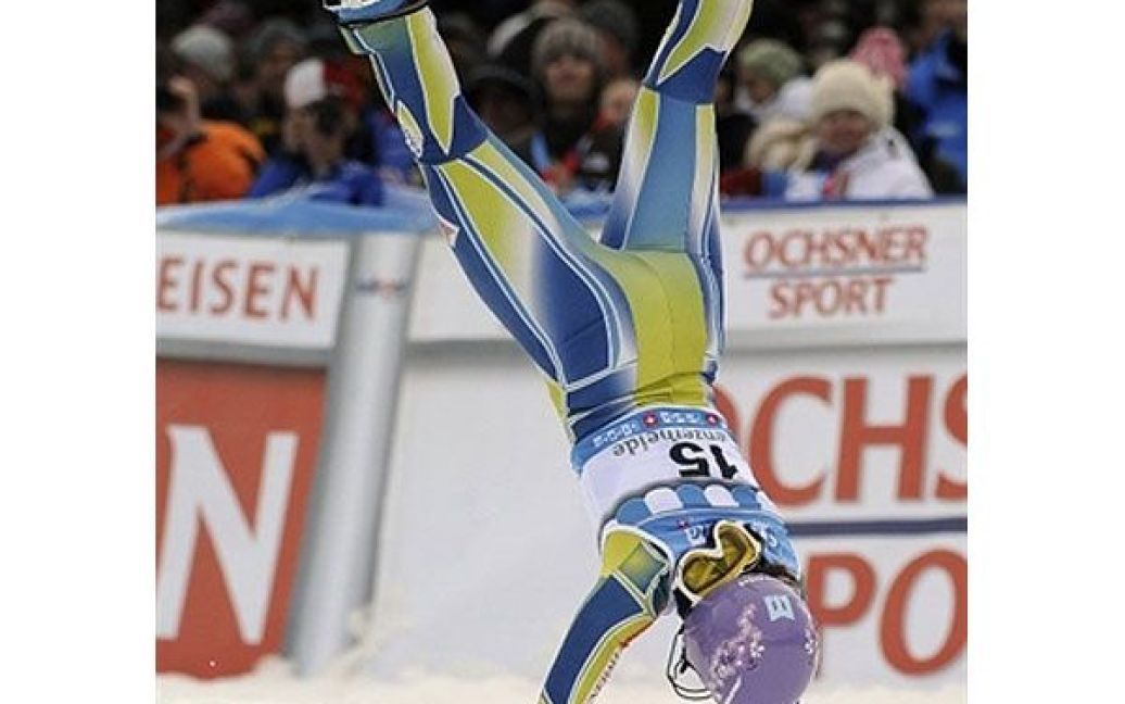 Швейцарія, Ленцерхайде. Словенська спортсменка Тіна Мейз святкує перемогу у змаганнях зі слалому на Кубку світу з гірськолижного спорту. / © AFP
