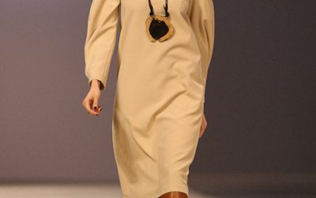 Lует KAMENSKAYAKONONOVA для UFW-2011 створив колекцію, головною героїнею якої є дівчина-мандрівниця. / © ТСН.ua