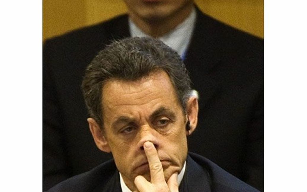 Ефіопія, Аддіс-Абеба. Президент Франції Ніколя Саркозі жестикулює під час наради у Аддіс-Абебі. Саркозі прибув до Ефіопії з одноденним візитом для участі у 16-му саміті Африканського союзу. / © AFP