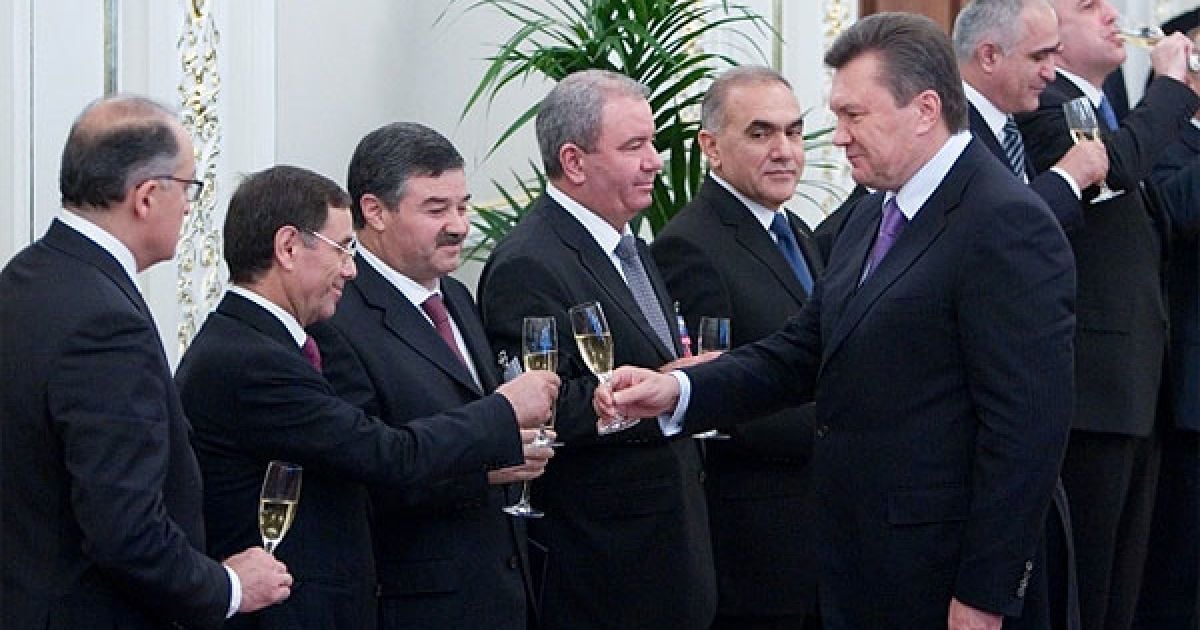 "Ми дуже раді вашому візиту. Вітаючи вас на українській землі, я хочу побажати, щоб ми сьогодні в черговий раз підкреслили близькість України і Азербайджану", &ndash; наголосив Віктор Янукович. / © President.gov.ua