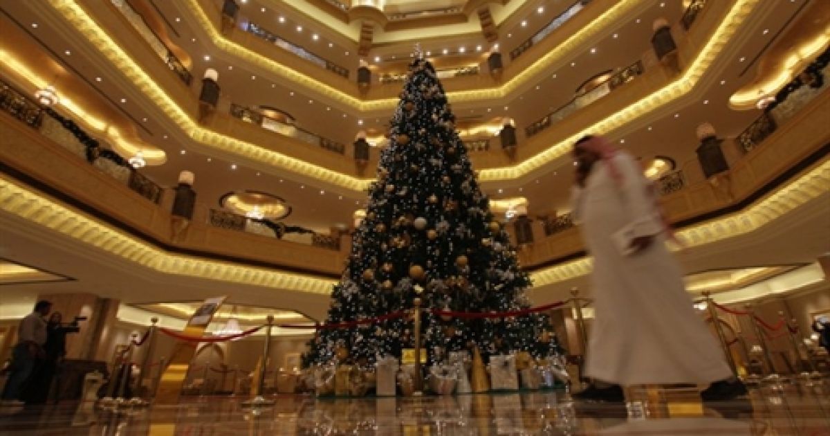 Ялинка в Emirates Palace