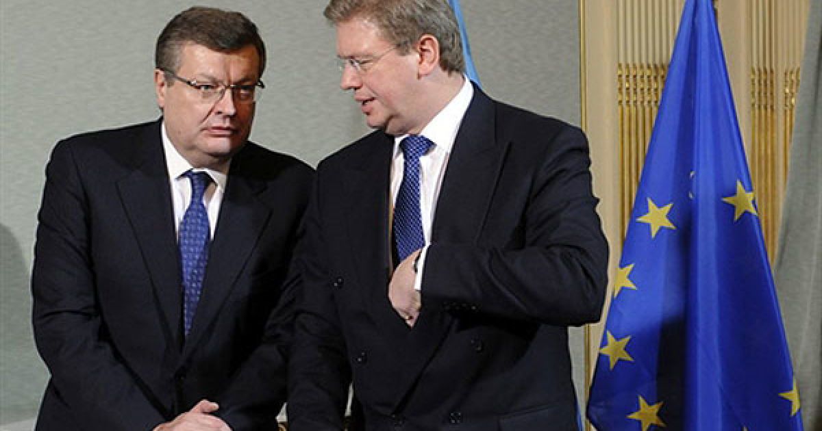 Міністр закордонних справ України Костянтин Грищенко та член Європейської Комісії з питань розширення та європейської політики сусідства Штефан Фюле. / © AFP