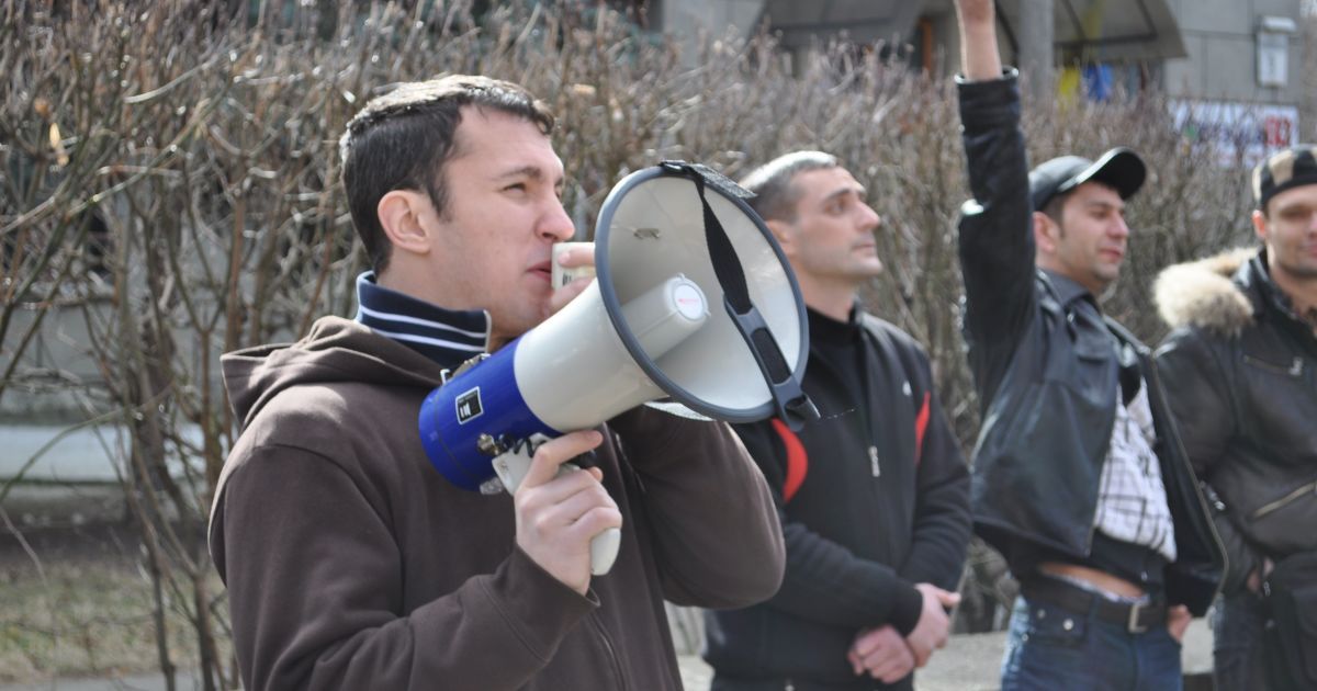 Навпроти посольства США у Києві зібралися громадські активісти різних політичних рухів