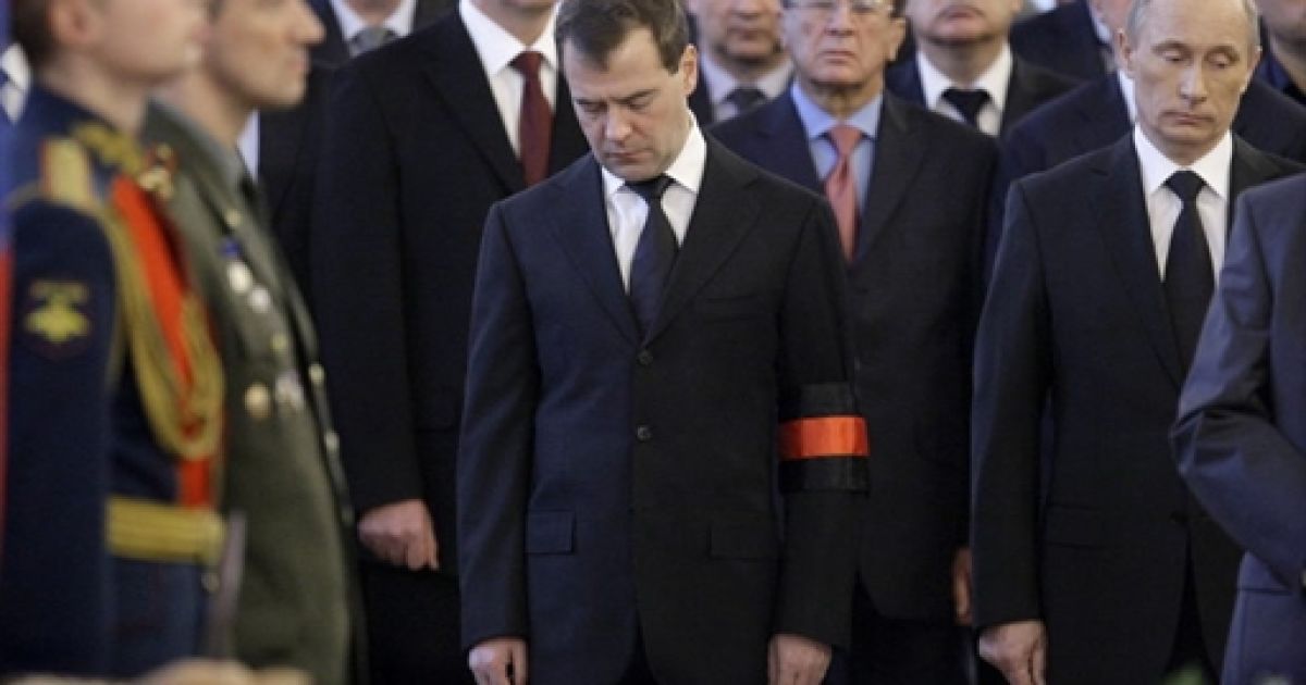 З Черномирдіним попрощалися президент Росії Дмитро Мєдвєдєв і прем&#039;єр Володимир Путін. / © AFP