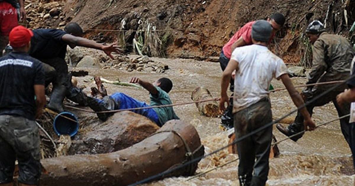 За останніми даними, в результаті повені і зсувів на південному сході Бразилії загинули щонайменше 500 людей. / © AFP