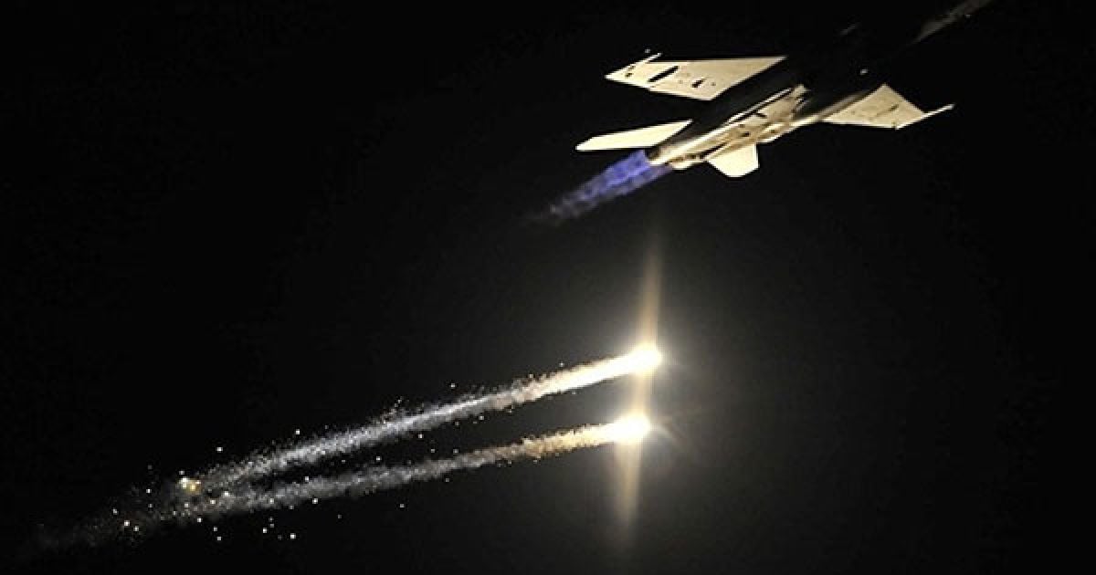 Австралія, Мельбурн. Літаки Королівських австралійських ВПС F-18 виступають на відкритті Австралійського міжнародного авіашоу в Мельбурні. / © AFP