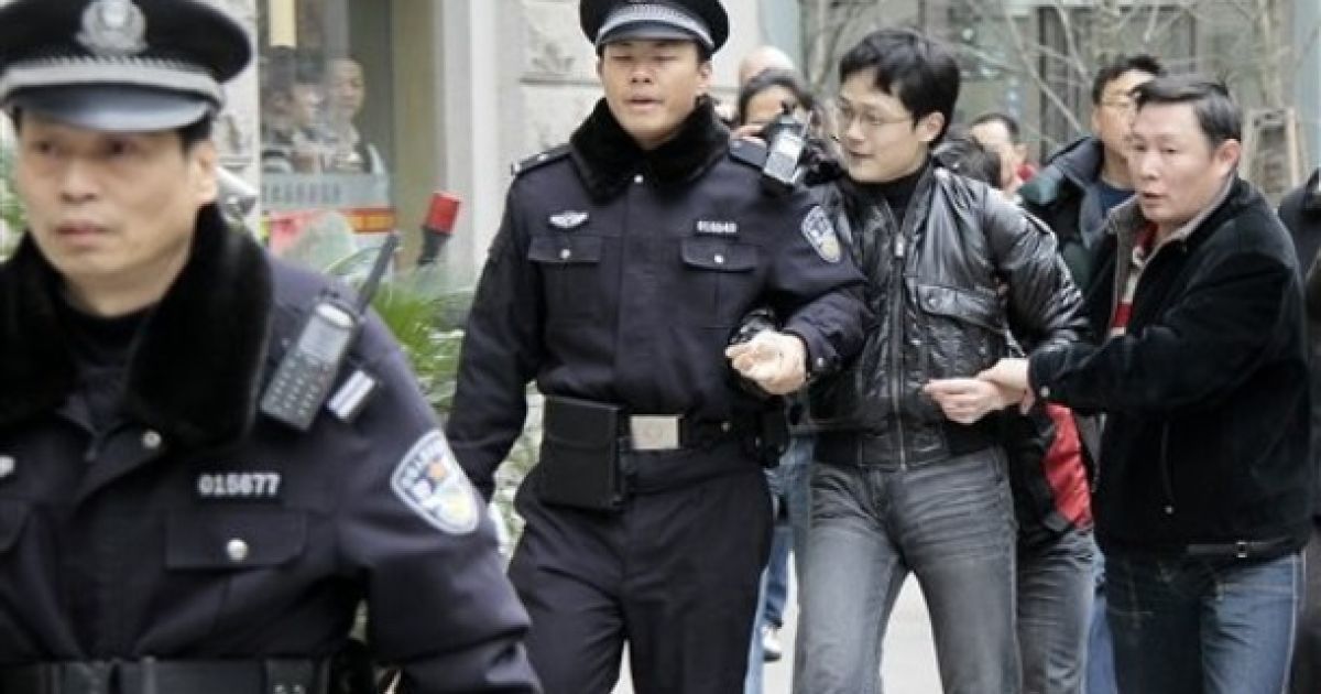 В 85 китайських містах закидали камінням японські установи