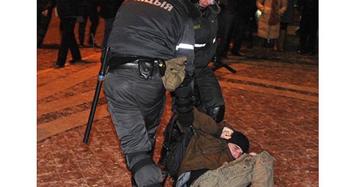 Близько 600 учасників мітингів опозиції, які пройшли у Мінську, були затримані та засуджені до адміністративних арештів. / © AFP