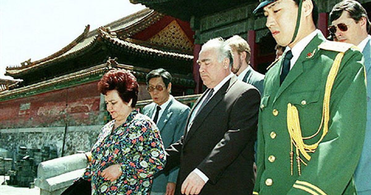 Пекін, 1994 рік. Віктор Черномирдін з дружиною Валентиною. / © AFP
