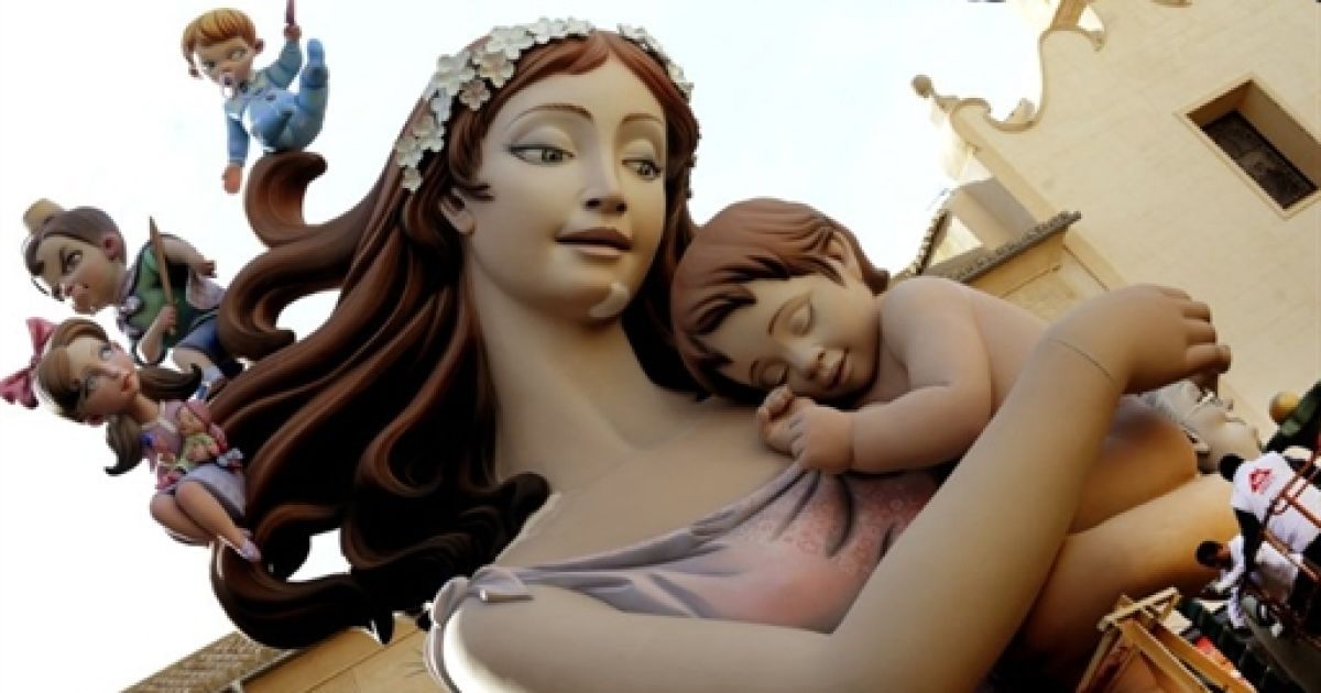 Підготовка ляльок до фестивалю Фальяс (Las Fallas) &mdash; свята вогню і приходу весни. / © AFP