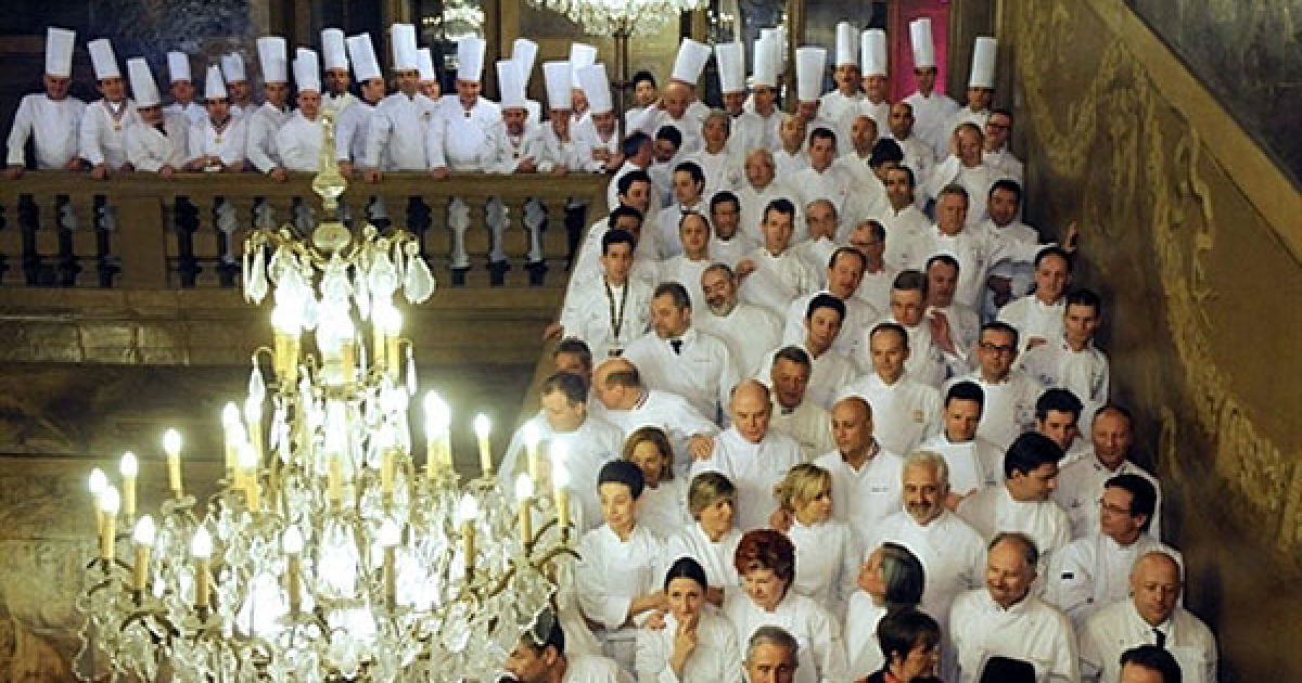 Франція, Ліон. Близько 90 всесвітньо відомих шеф-кухарів зібрались у Ліоні для участі у ярмарку харчування і гостинності Sirha. На ярмарку також відбувся світовий фінал міжнародного кулінарного конкурсу "Золотий Бокюз". / © AFP
