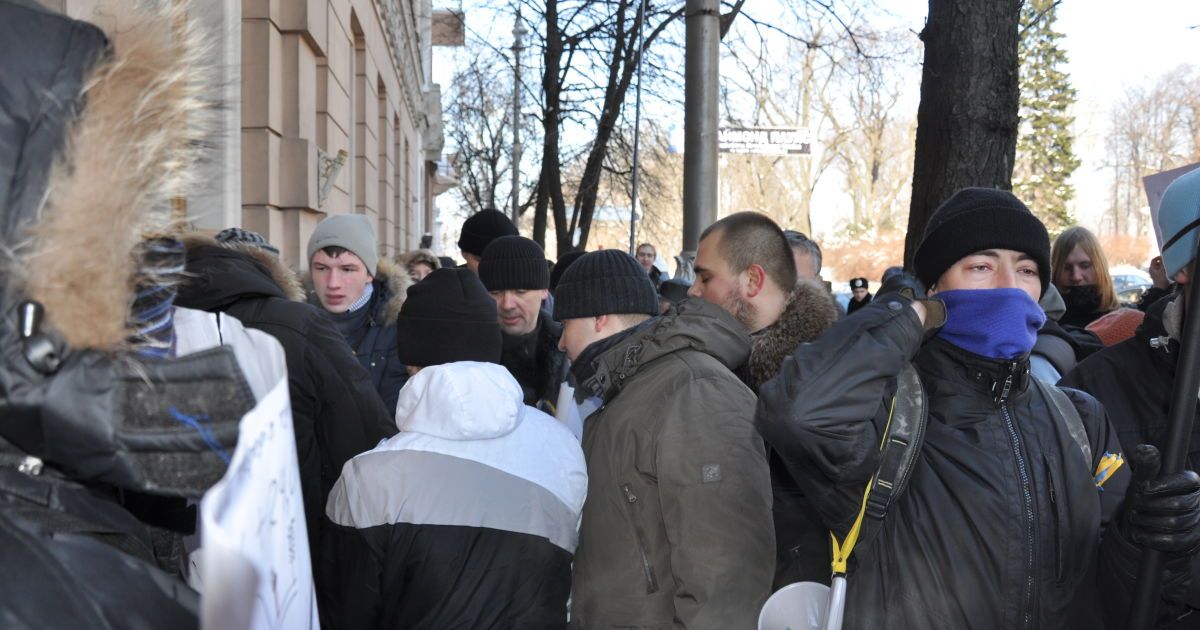 В Києві кількасот студентів протестували проти законопроекту "Про вищу освіту" і вимагали відставки міністра освіти Дмитра Табачника.