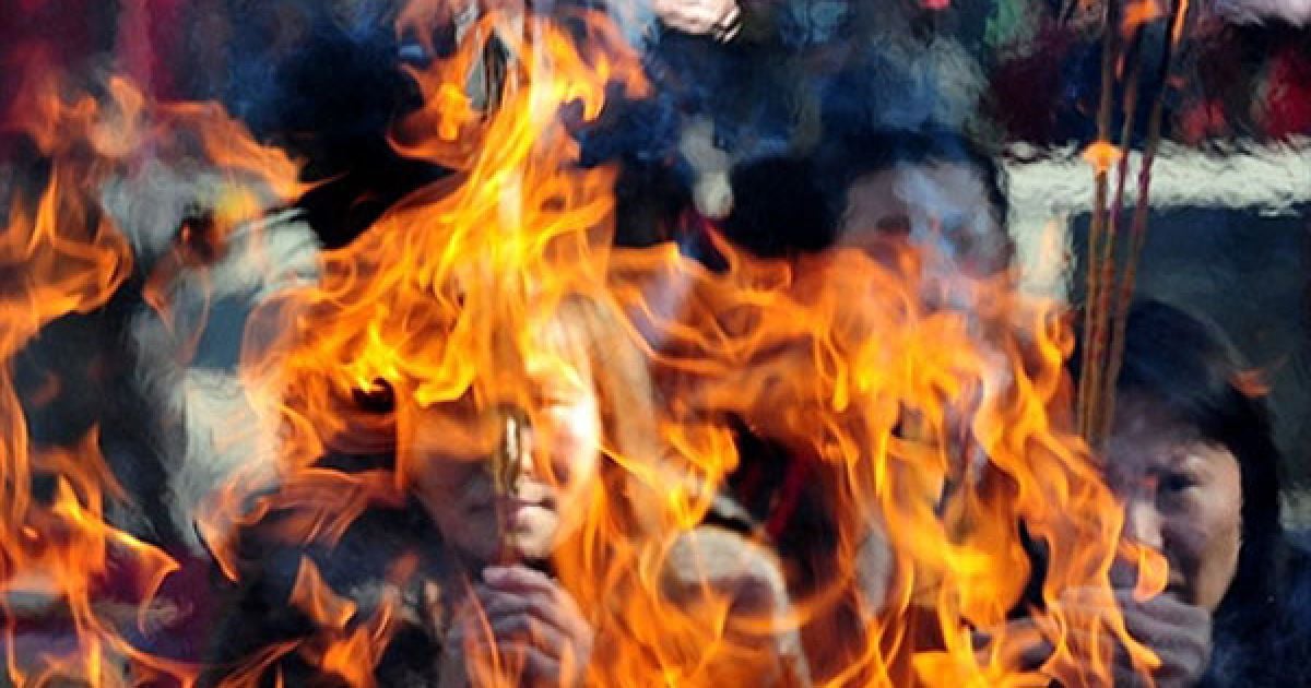 Світ зустрів китайський Новий 2011 рік, який за китайським календарем є роком Білого Кролика. / © AFP