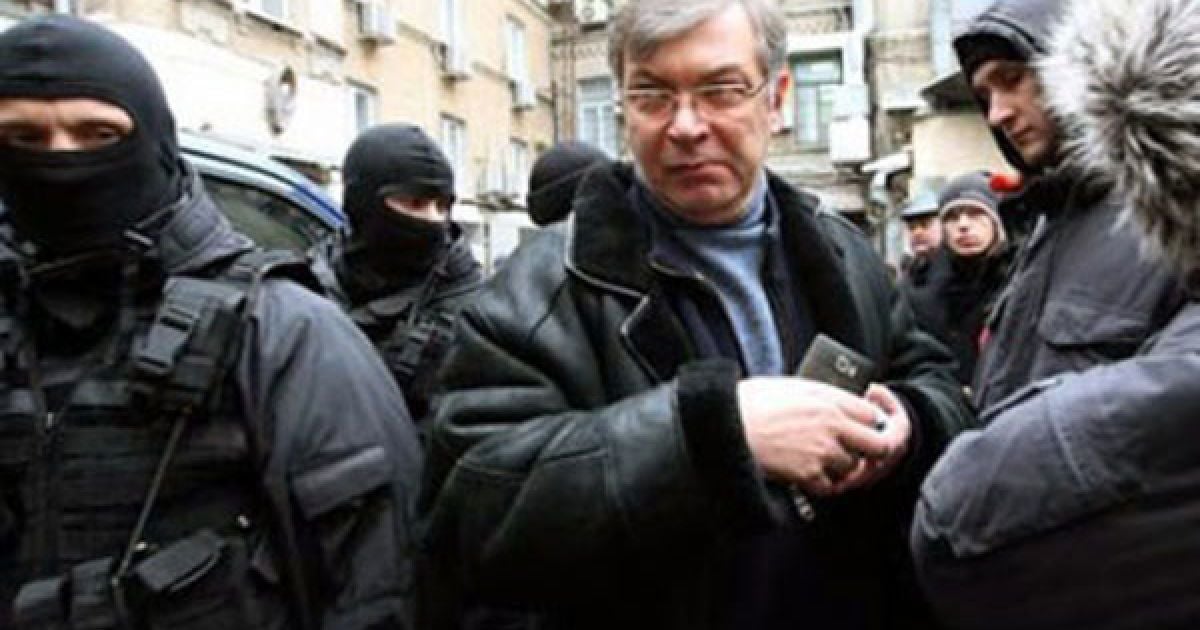 Брат Юрія Луценка Сергій перед початком засідання Печерського районного суду у справі Юрія Луценка / © focus.ua