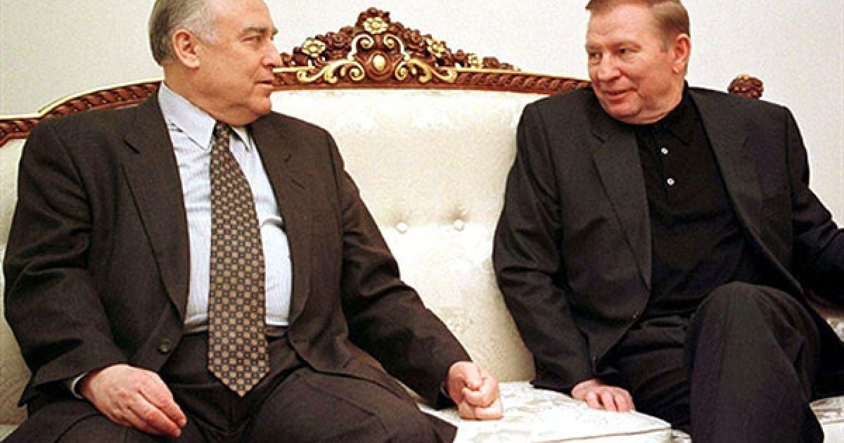 Київ, 1999 рік. Віктор Черномирдін і Леонід Кучма. / © AFP