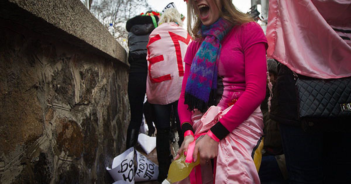 Жіночий рух FEMEN провів у Києві акцію проотесту "Кабінет М" / © Жіночий рух FEMEN