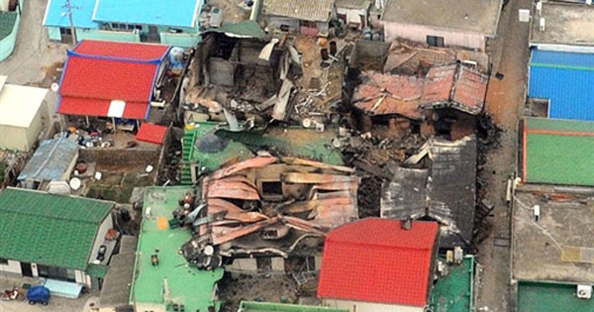 В результаті обстрілу було пошкоджено десятки будинків, порушено енергопостачання на острові. / © AFP