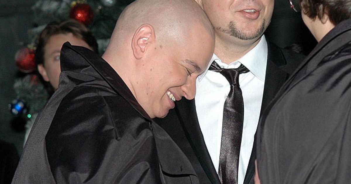 Євген Кошовий сміється над жартами Олексія Потапа.