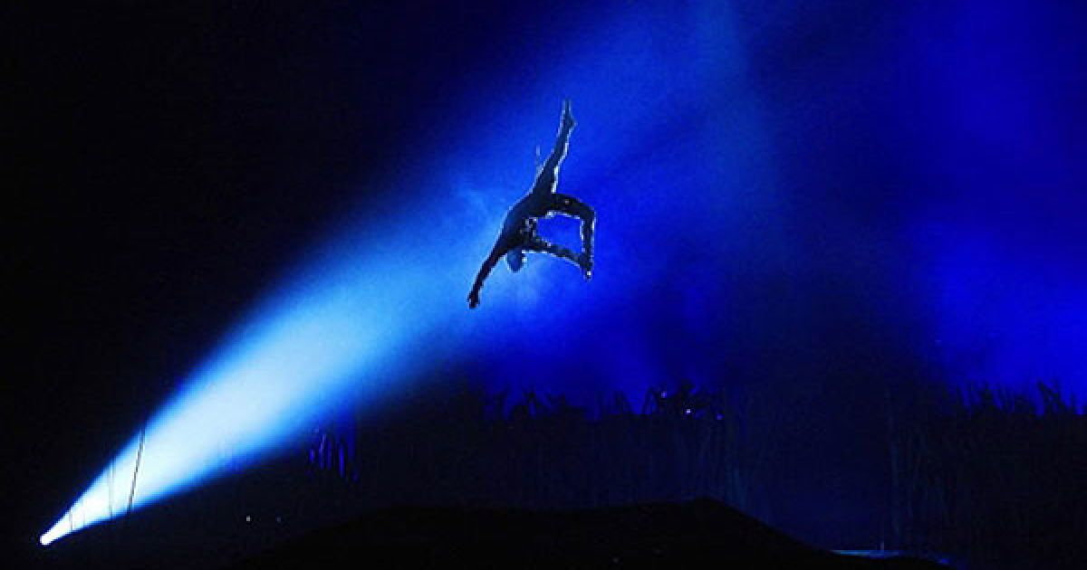 Великобританія, Лондон. Артисти цирку "Cirque Du Soleil" виступають із новою програмою "Тотем" у Королівському Альберт-Холі в Лондоні. / © AFP