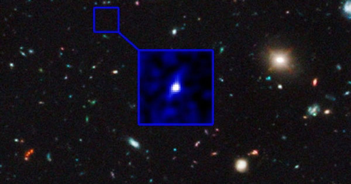 Зображення, випущене НАСА, показує ймовірну галактику, яка існувала 480 мільйонів років після Великого Вибуху та її положення у космосі. / © AFP