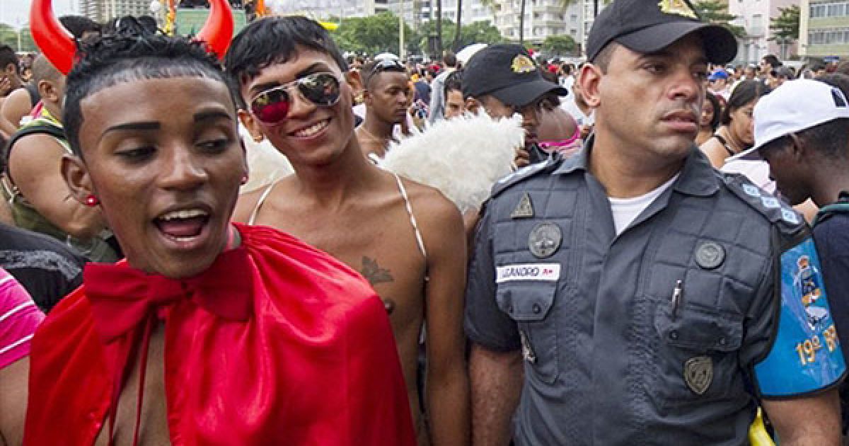 На пляжі Копакабана у Ріо-де-Жанейро пройшов 15-й щорічний гей-парад / © AFP