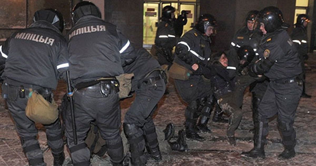 Близько 600 учасників мітингів опозиції, які пройшли у Мінську, були затримані та засуджені до адміністративних арештів. / © AFP