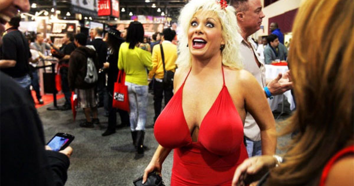 У Лас-Вегасі (США) провели найбільшу в світі виставку у галузі порноіндустрії Adult Entertainment Expo. / © bigpicture.ru