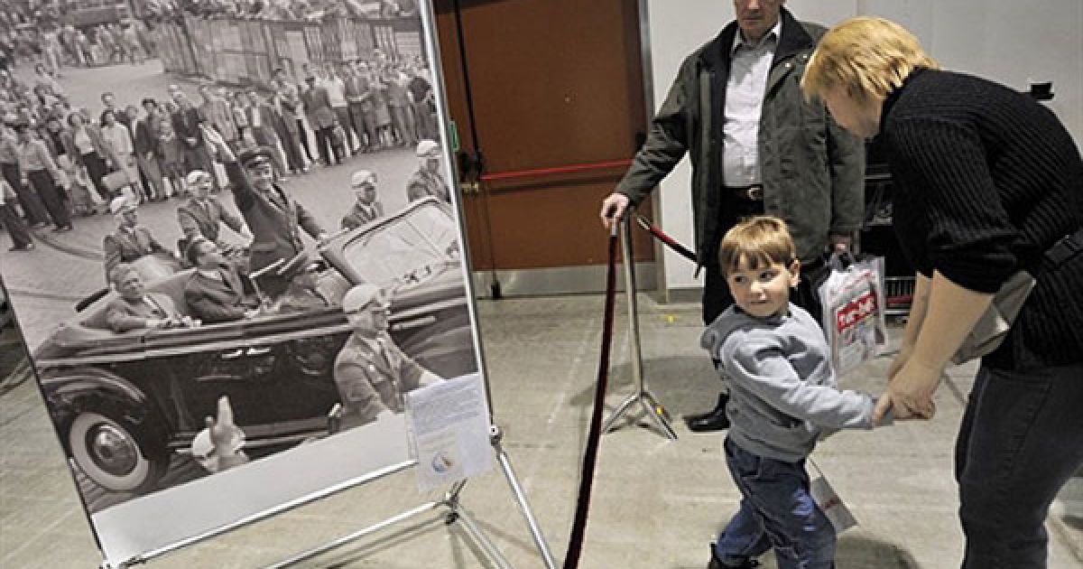 В Будапешті проходить найбільша в Європі ретро-виставка, на якій представлено 270 ретро-автомобілів. / © AFP