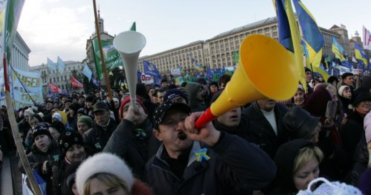 25 листопада підприємці поновили акції протесту, на Майдан прийшли щонайменше 10 тисяч мітингувальників. / © УНІАН
