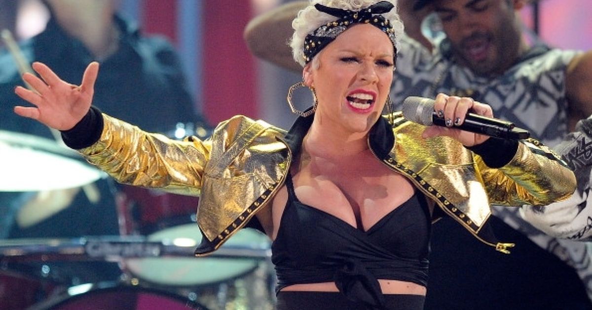 Пінк на American Music Awards 2010