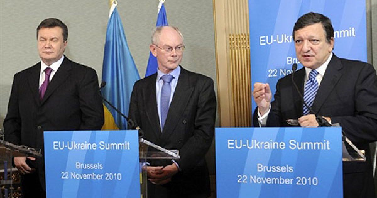 Лідери привітали ініціативу президента України щодо проведення міжнародної конференції з нагоди 25-ої річниці Чорнобильської катастрофи в Києві навесні 2011 року з метою мобілізації підтримки для завершення проектів на ЧАЕС. / © AFP