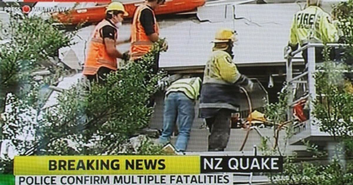 З перебоями подається електрика, в багатьох районах не працює телефонний і стільниковий зв'язок. / © AFP