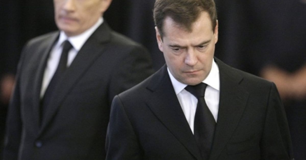 З Черномирдіним попрощалися президент Росії Дмитро Мєдвєдєв і прем&#039;єр Володимир Путін. / © AFP