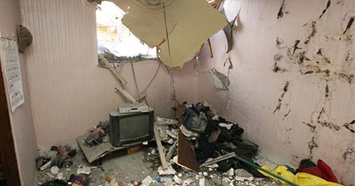 В результаті артилерійського обстрілу острова Енпхендо загинули четверо громадян Республіки Корея, в тому числі двоє військових, 18 осіб отримали поранення / © AFP