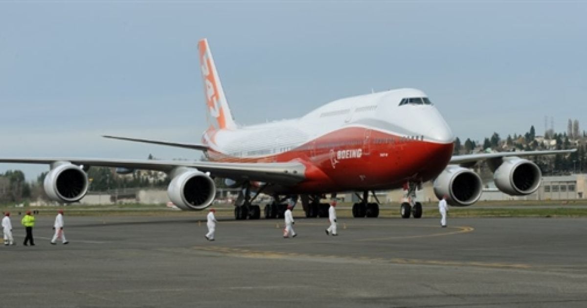 Найдовший пасажирський літак у світі, Boeing 747-8 Intercontinental здійснив свій перший випробувальний політ. / © AFP