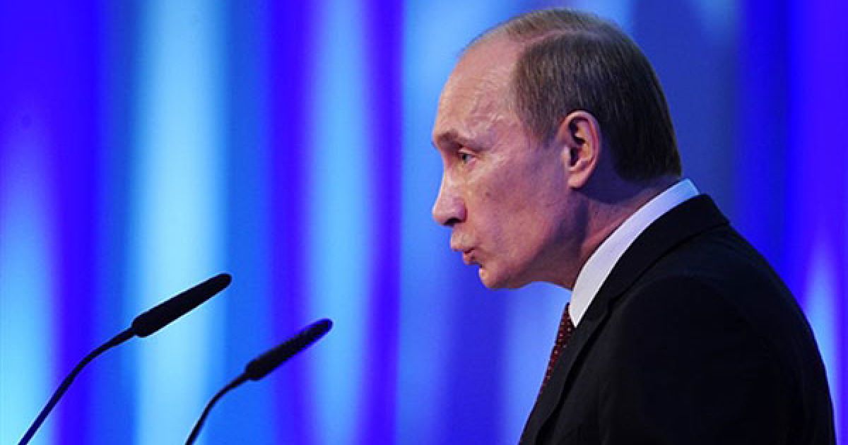 Німеччина, Берлін. Прем&#039;єр-міністр Росії Володимир Путін виступив на економічному форумі у Берліні. Напередодні свого візиту до Німеччини Путін заявив, що Росія і Європа могли б працювати разом і сформувати економічну зону вільної торгівлі, яка охопить європейський континент "від Лісабона до Владивостока". / © AFP