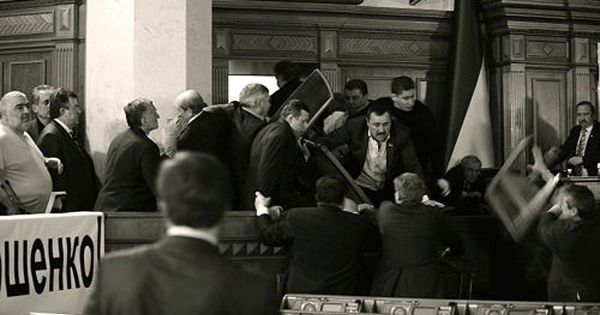 Ввечері у Верховній раді відбулася бійка між депутатами від "БЮТ-Батьківщина" та Партії регіонів. / © УНІАН