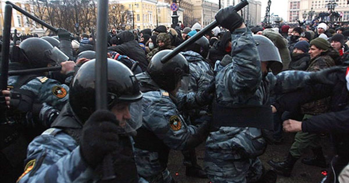 Після бійки були затримані близько 60 учасників безладів. З травмами госпіталізовано 19 осіб. / © AFP