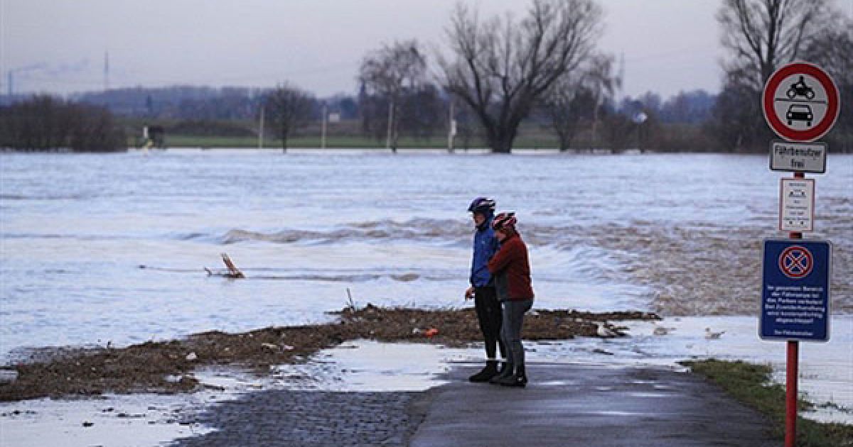 На річці Лаба, яка в Німеччині називається Ельба, оголошений так званий рівень тривоги. / © AFP