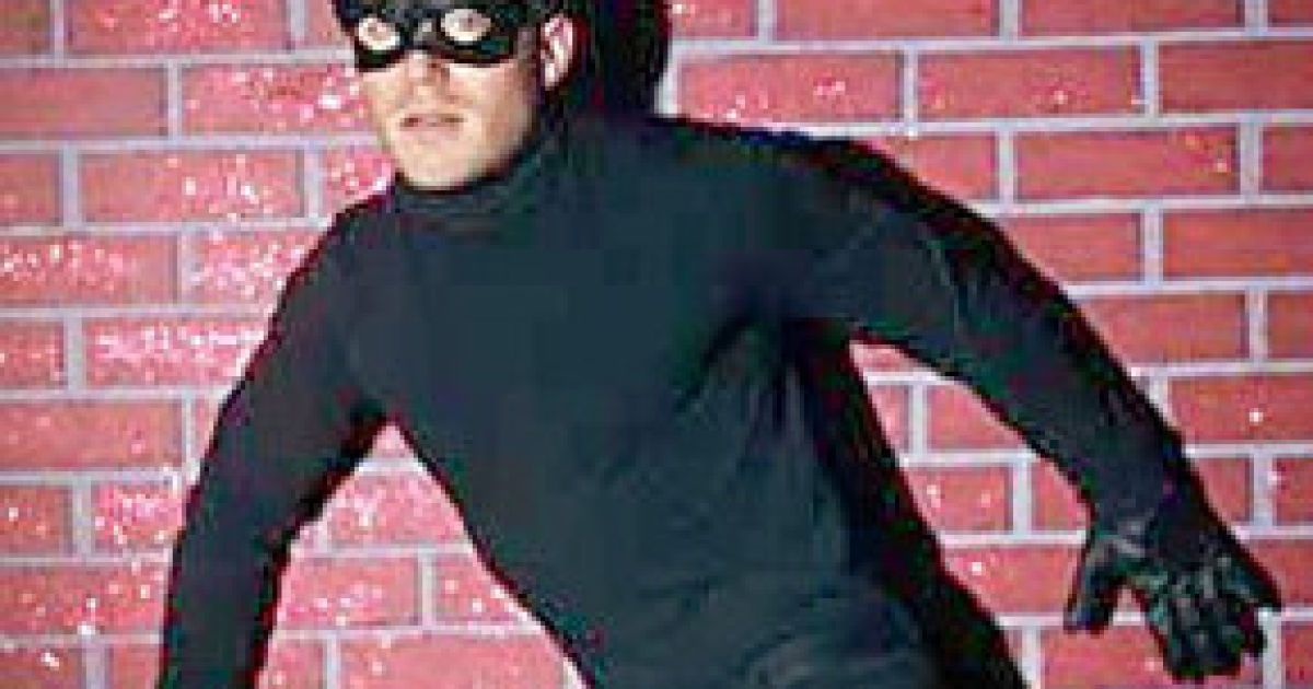 Невідомі винесли з квартири коштовності