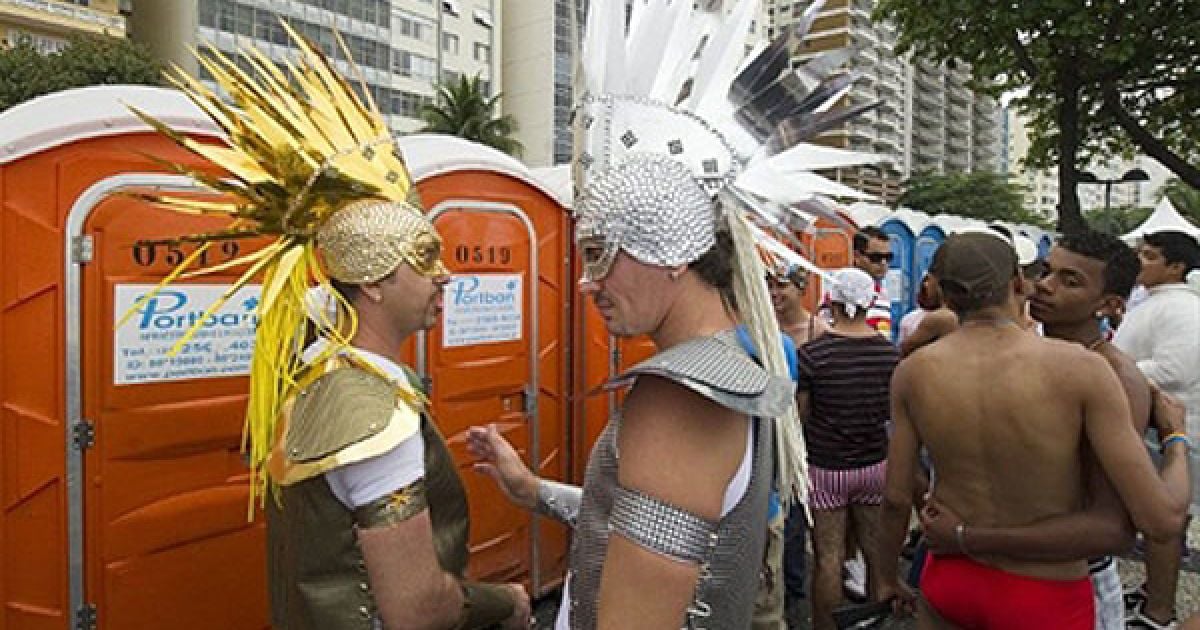 На пляжі Копакабана у Ріо-де-Жанейро пройшов 15-й щорічний гей-парад / © AFP