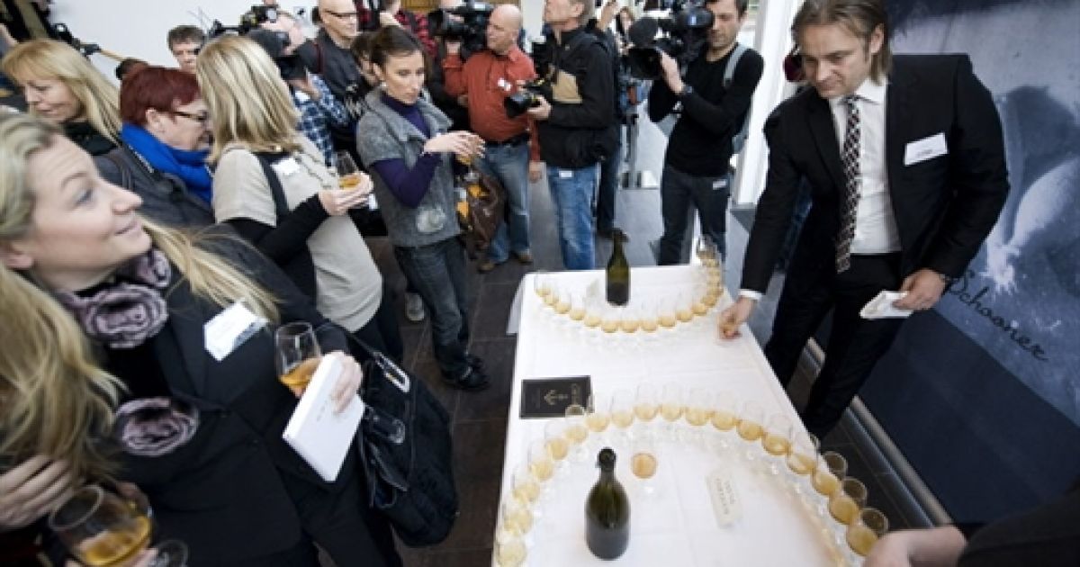 Шампанське з 180-річною витримкою буде продано на аукціоні