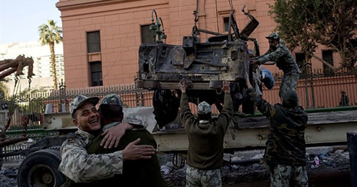 Єгипет відсвяткував відставку президента Хосні Мубарака, який склав з себе повноваження глави держави і передав владу військовим. / © AFP